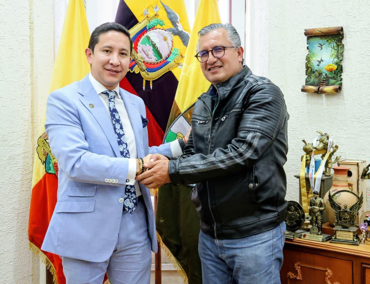 CjPichincha's tweet photo. Hoy | En reunión, el director provincial del @CJPichincha, @HenryGaiborF, y el alcalde del GAD Municipal de Mejía, Wilson Rodríguez, evaluaron la necesidad de optimizar y ampliar los espacios físicos destinados a brindar servicios judiciales en el cantón. 

#RecuperamosLaJusticia https://t.co/10HqhXjI6p