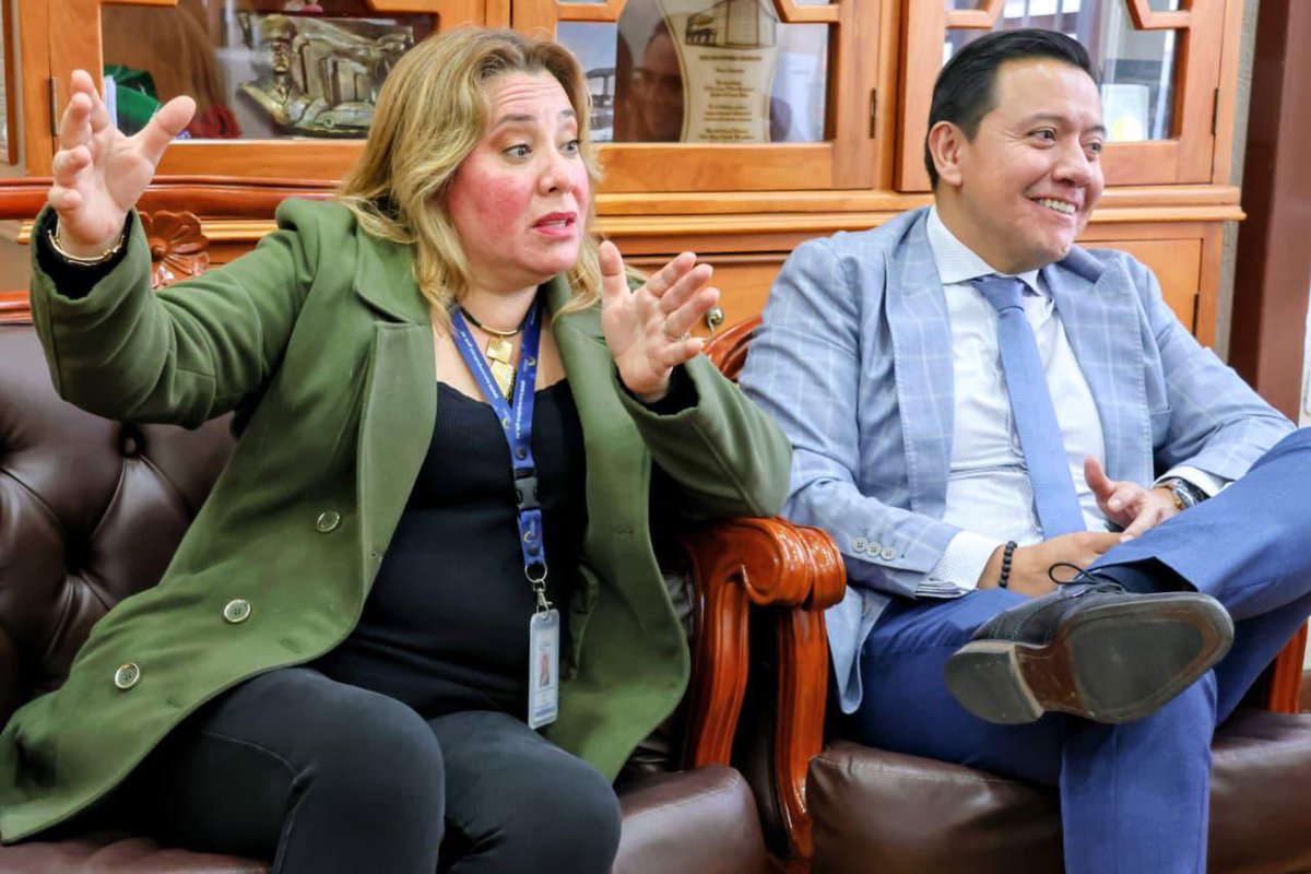 CjPichincha's tweet photo. Hoy | En reunión, el director provincial del @CJPichincha, @HenryGaiborF, y el alcalde del GAD Municipal de Mejía, Wilson Rodríguez, evaluaron la necesidad de optimizar y ampliar los espacios físicos destinados a brindar servicios judiciales en el cantón. 

#RecuperamosLaJusticia https://t.co/10HqhXjI6p