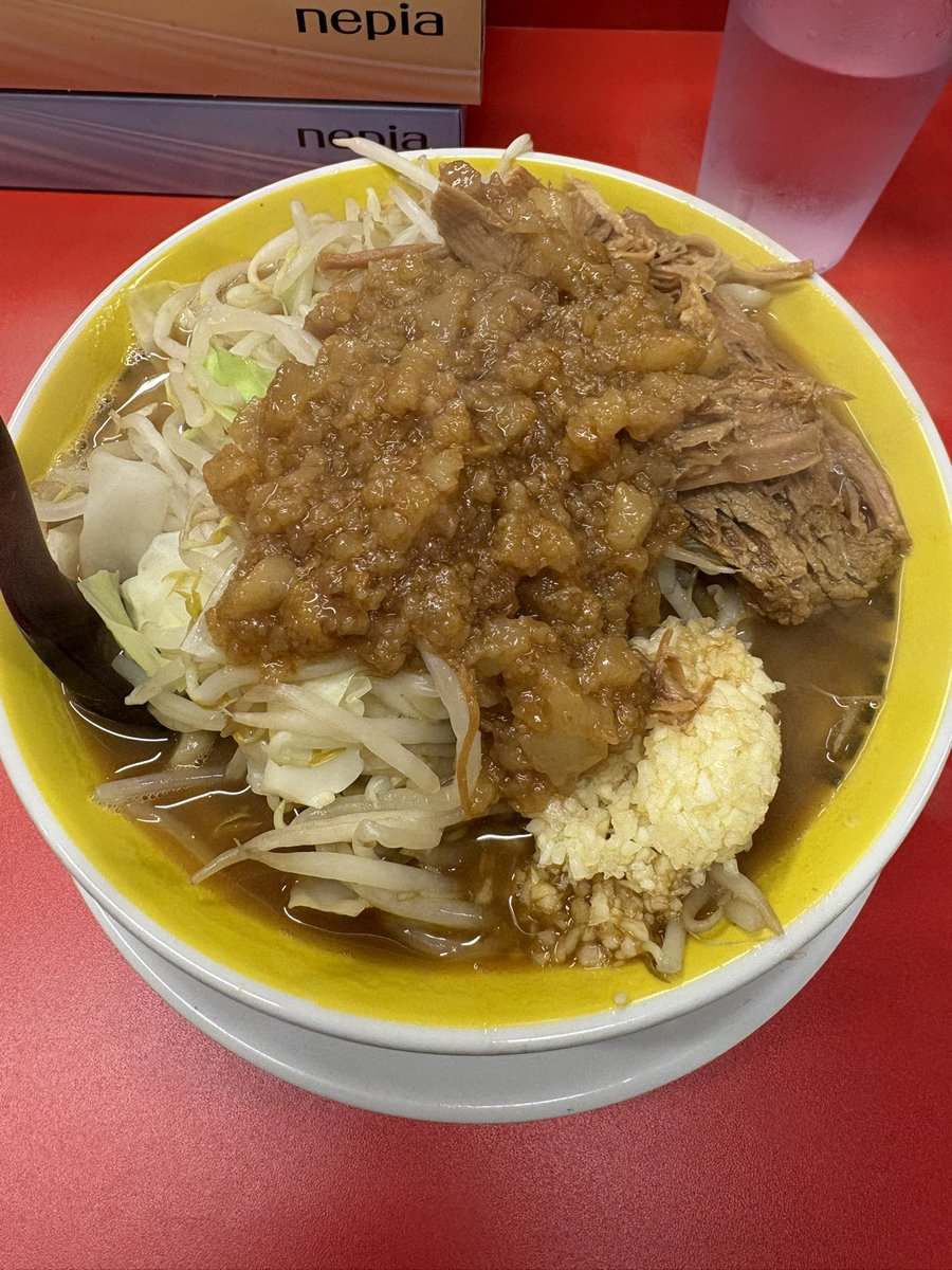 titsjo's tweet photo. butakin歌舞伎町
ラーメン🍜1300円！ https://t.co/UmNAELUAQ3