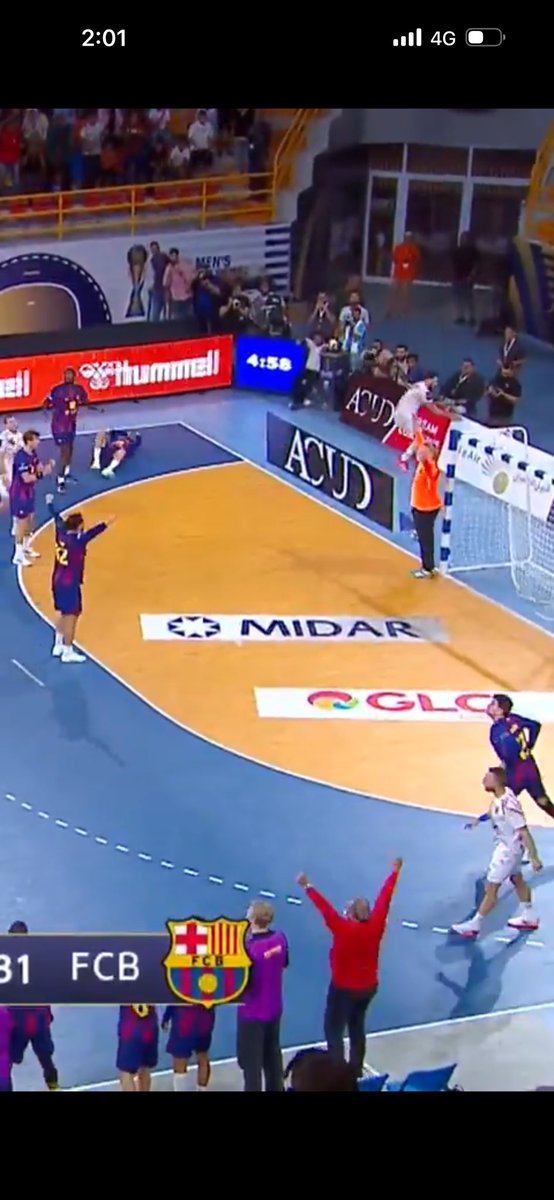 Sh3Basil's tweet image. باقي فانيتين ✌🏻
لايحق للحارس تعطيل اللعب ⛔️