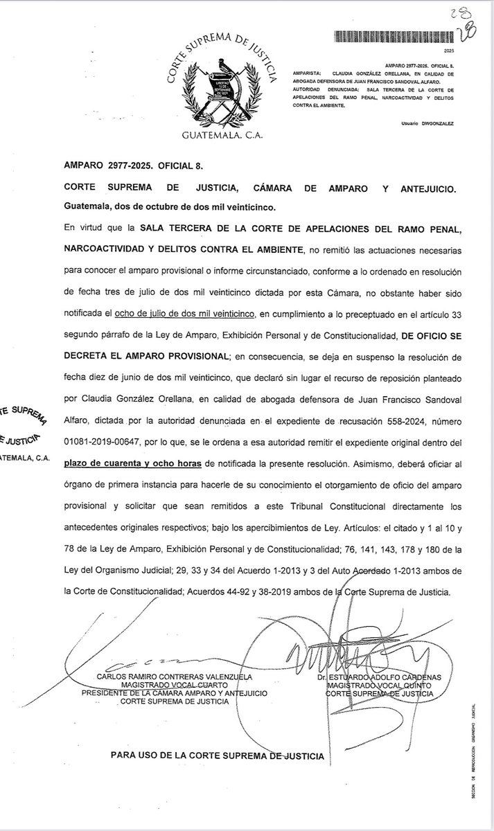 La Cámara de Amparo nos ampara: dejó sin efecto las órdenes de captura ilegales que la Sala Tercera de Apelaciones emitió contra exfiscales y abogados del caso Odebrecht. Una sala de apelaciones no es tribunal de persecución. 

Actuaron al margen de la ley y la CSJ lo corrigió.