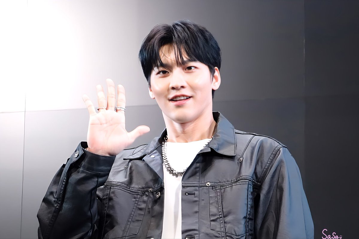 원서시🩷🦖

(2025.02.18 Osaka 再投稿)