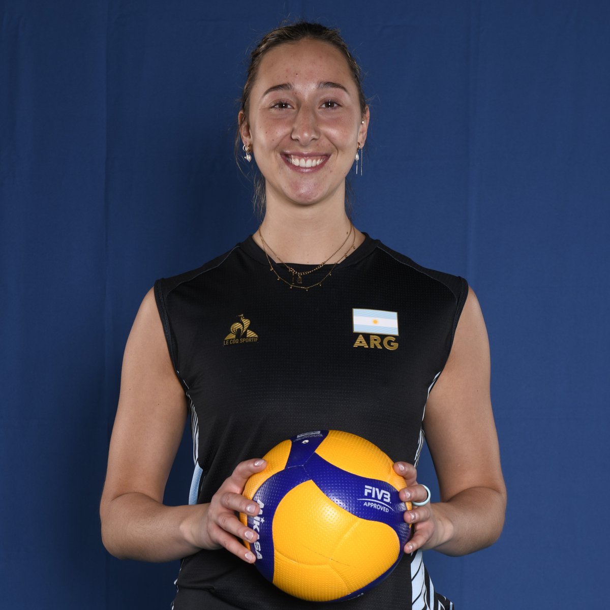 🌏🇦🇷 Seguimos con el repaso del futuro de nuestros mundialistas y en esta oportunidad, los opuestos 🙌

🏐 Pablo Kukartsev
Tourcoing 🇫🇷 ➡️ Lube Civitanova 🇮🇹

🏐 Bianca Cugno
Levallois Paris SC 🇫🇷 ➡️ Osasco 🇧🇷