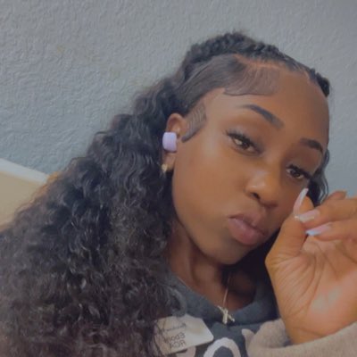 thereal_melani's tweet photo. #NewProfilePic https://t.co/LdlMr0qEd3