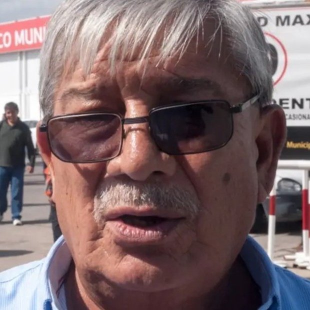 SINDICALISTA SALTEÑO ESTUVO 30 AÑOS SIN TRABAJAR. LO JUBILARON POR DECRETO

Pedro Serrudo, de 77 años y jefe del gremio municipal de Salta capital desde hace tres décadas, fue removido y jubilado por decisión del intendente Emiliano Durand, tras confirmarse que llevaba 30 años