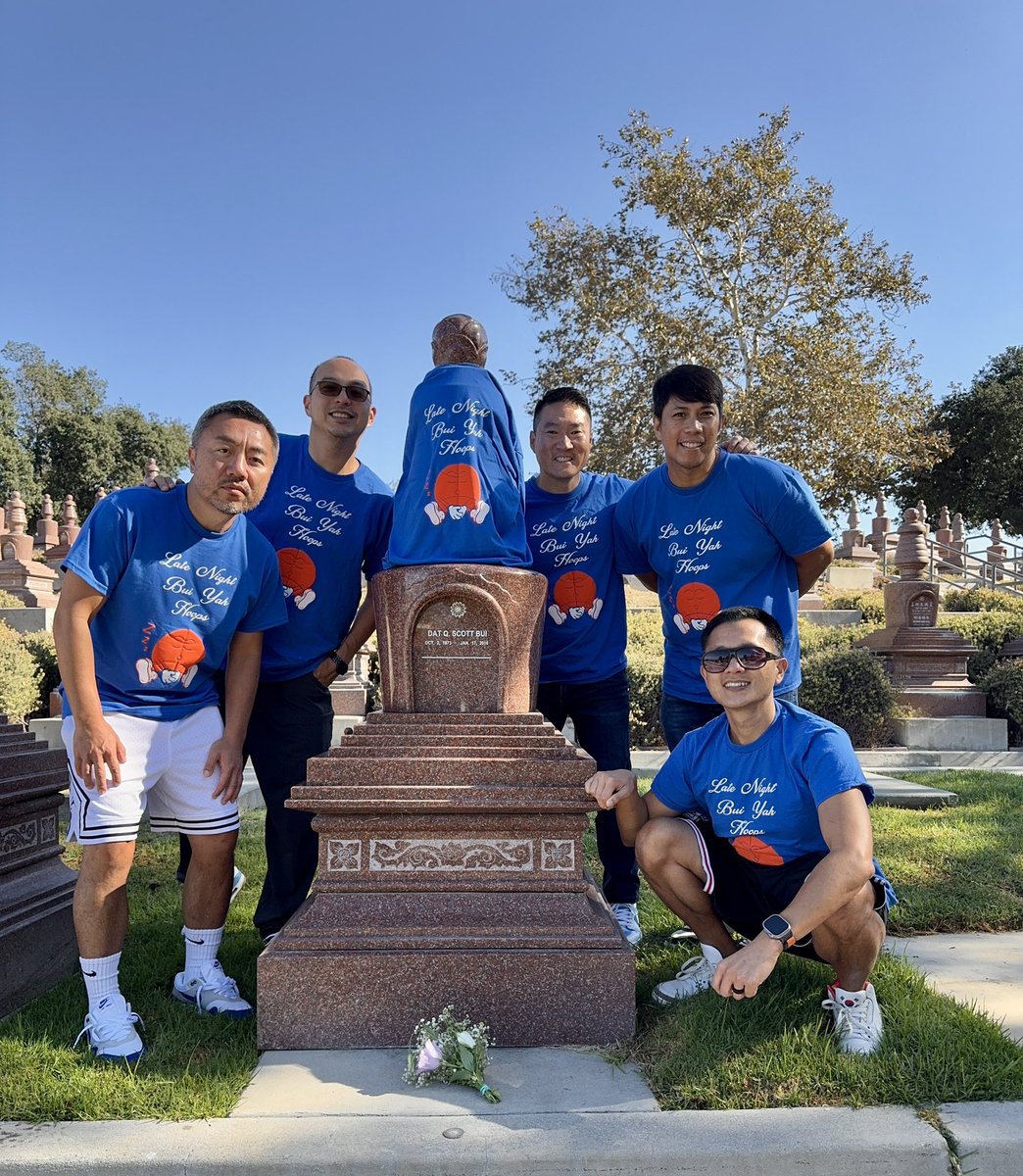 RikDaddy's tweet photo. Happy birthday @scottbui #SB32 @Kliao65 @YungBolo @BuiYahHoops https://t.co/gJJVyEBUxC