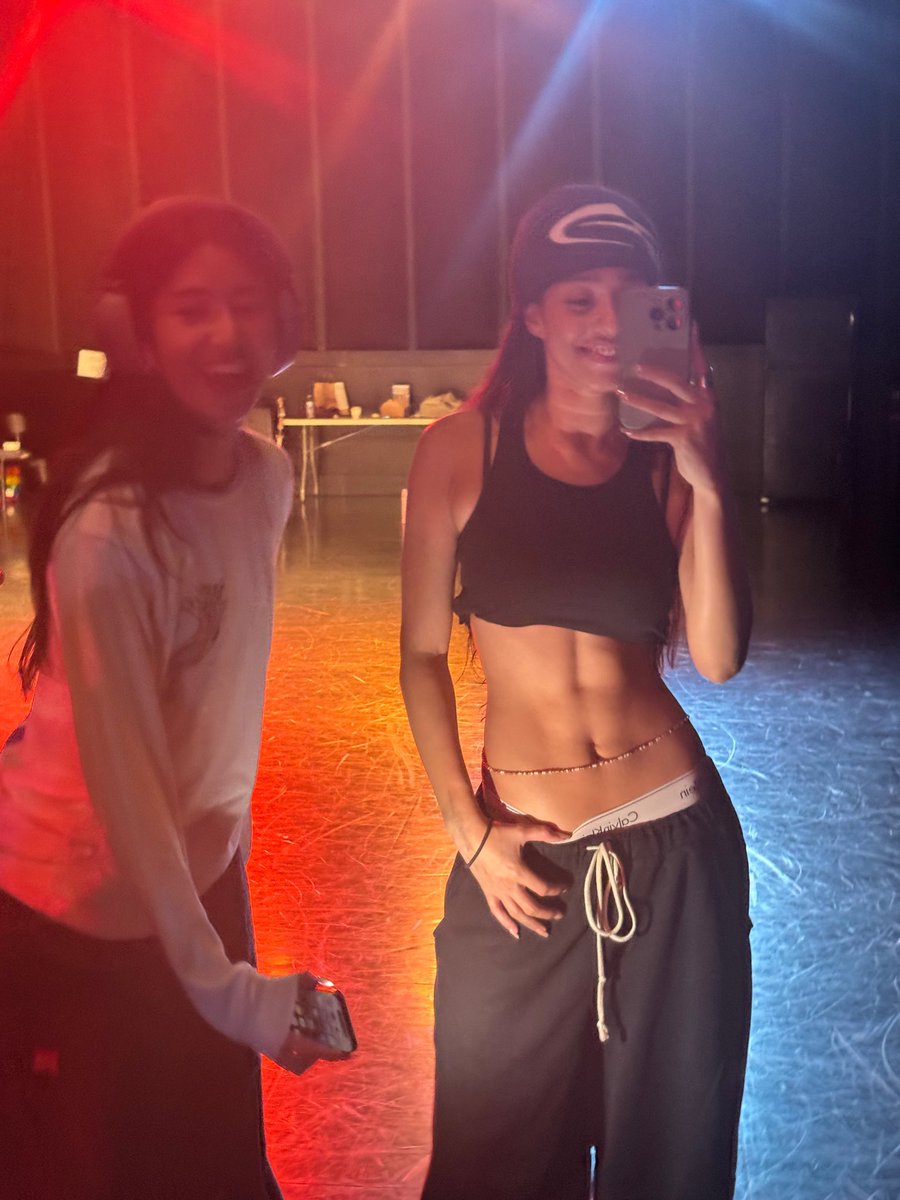 falaram que ela tá parecendo a ciara em like a boy