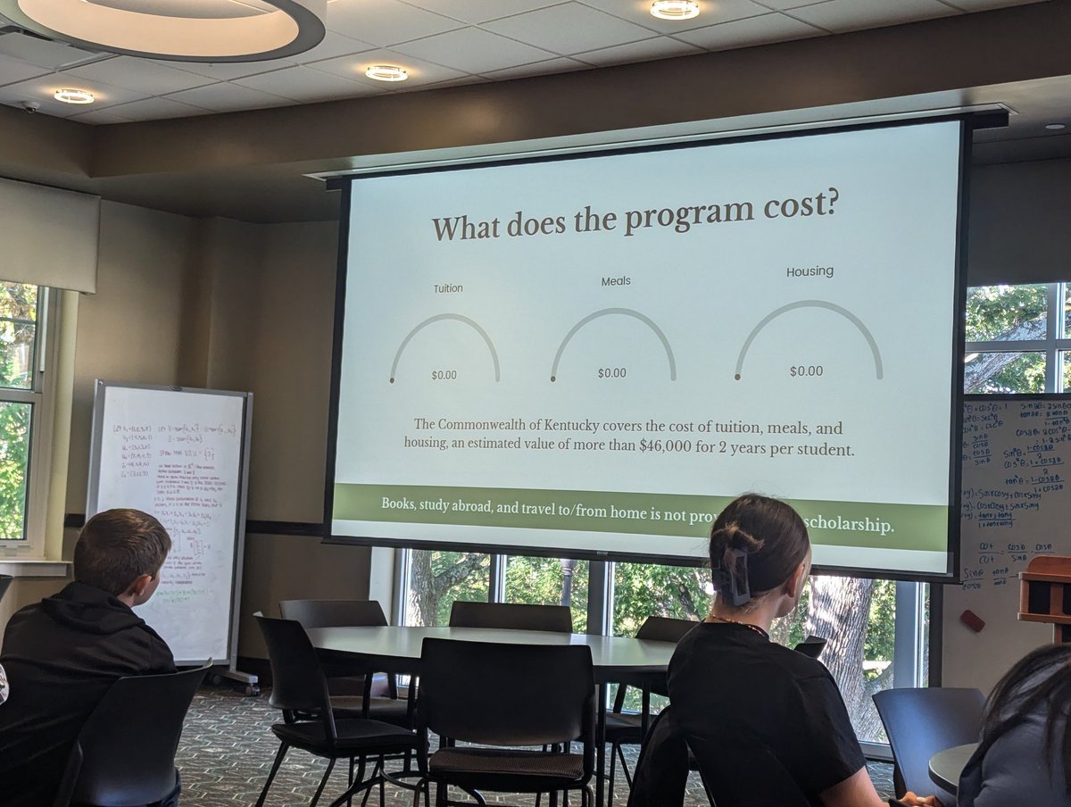 CollinsClassSC's tweet image. Thank you to @GattonAcademy for hosting Spencer County students this week for an incredible tour and presentation!  👨‍🔬🧬