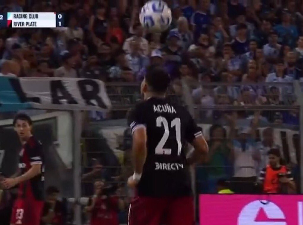 Gol de Salas y Acuña endiablado. 

Meada completa.