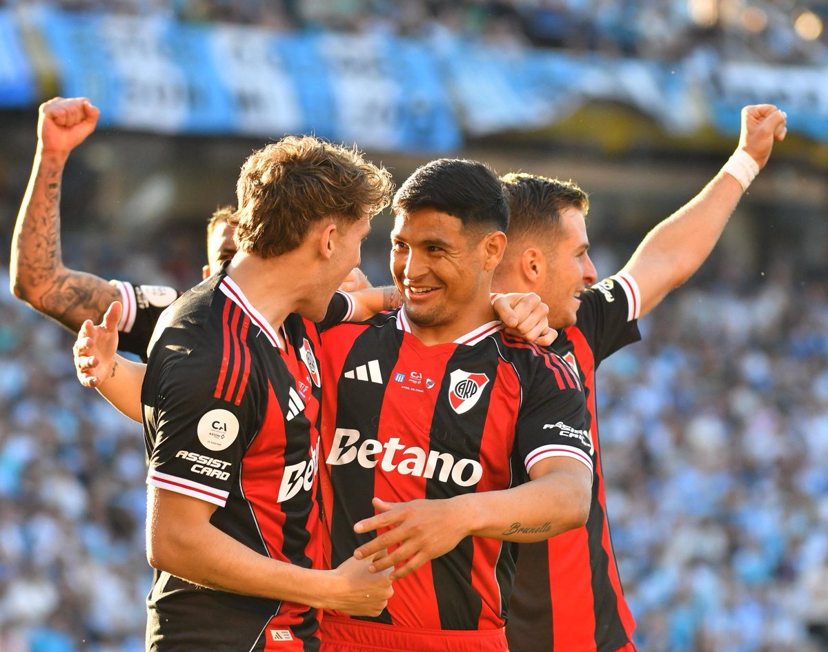 Gracias Salas vamos River 🤍♥️🤍