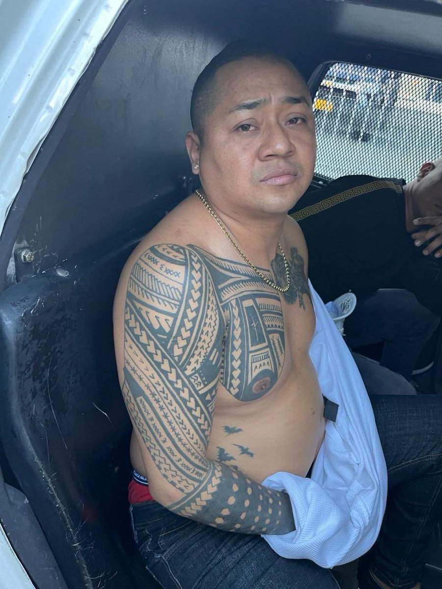 #URGENTE
Anuncia la recaptura de alias 'Fede', quien se fugó de la Penitenciaría del Litoral el pasado 20 de junio.