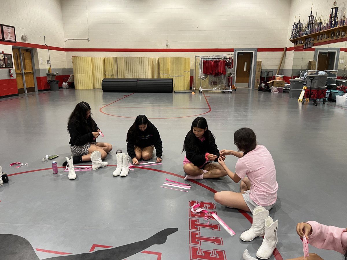 Travis Rebelettes (@trebelettes) on Twitter photo Getting ready for Pink Out! Getting ready for Pink Out!