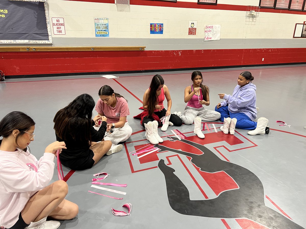 Travis Rebelettes tweet media