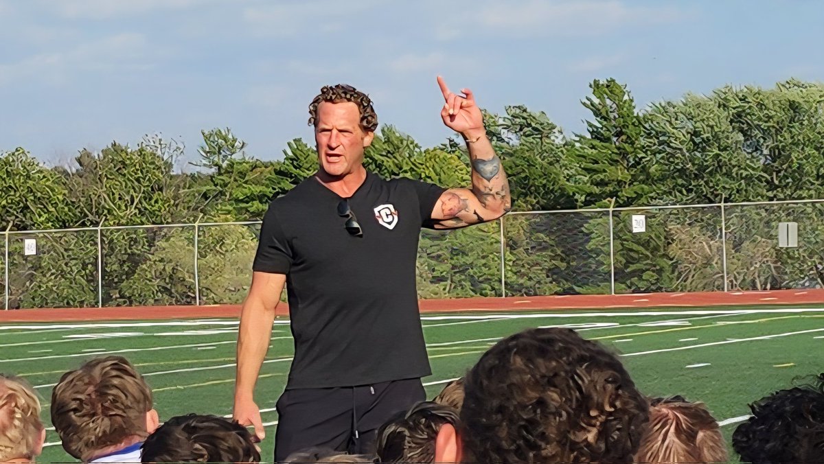 LEHS_FB's tweet photo. We really appreciate former @HuskerFootball @RamsNFL @Seahawks great @GrantWistrom for speaking to our young men this afternoon! A great man with a great message!
#RollSparts #GBR https://t.co/c19Ro8T00n