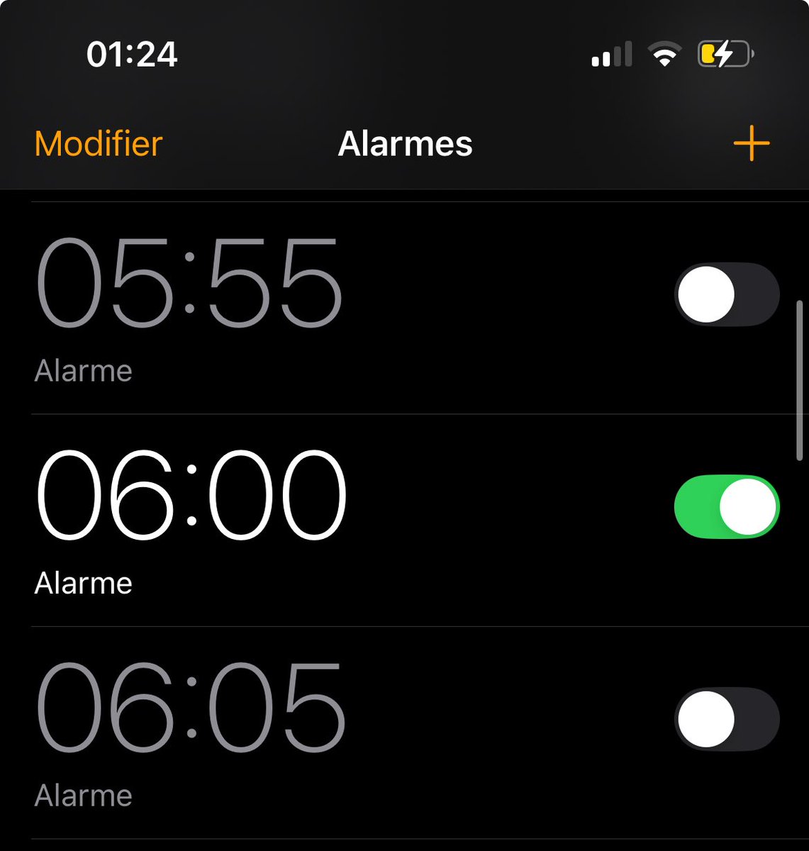 mirrorballbri's tweet photo. paris swiftie means setting a 6am alarm to be ready for the drop 

#thelifeofashowgirl #TLOAS https://t.co/A8pJpi53Xq