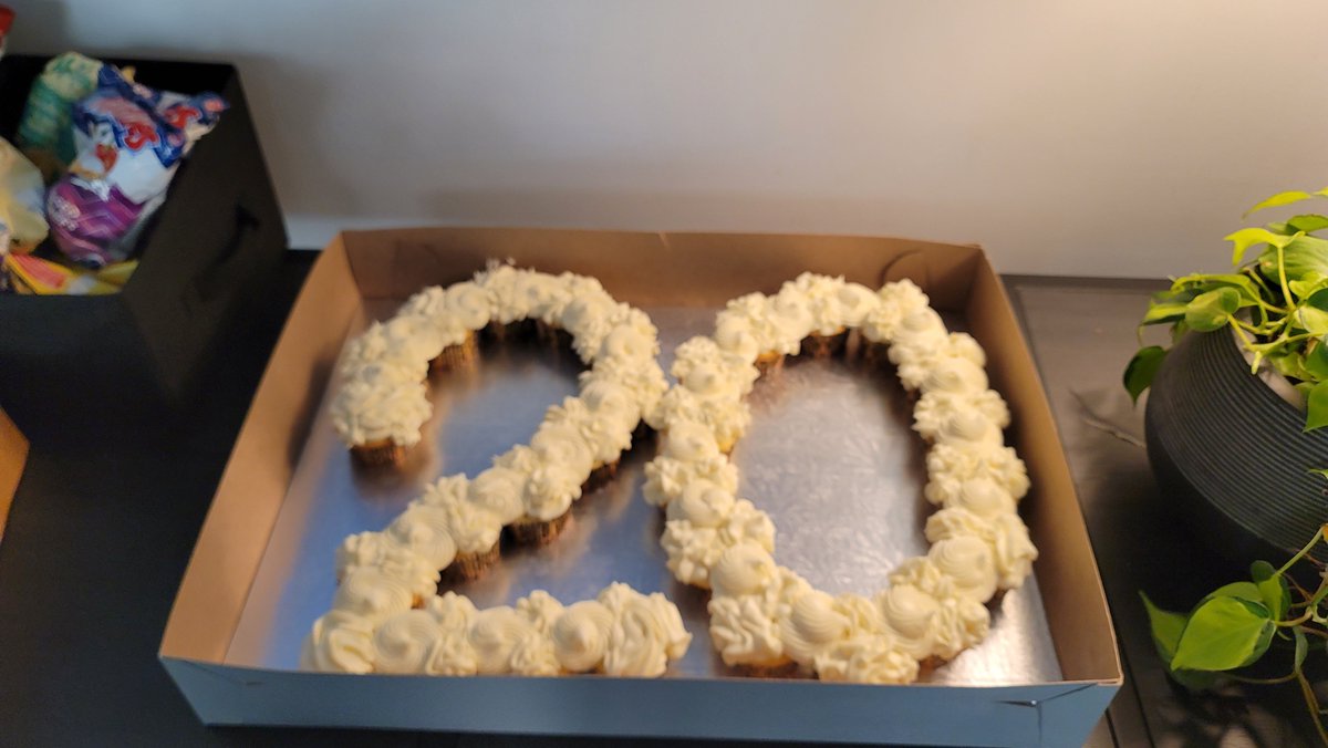 ✨ Thank you all for 20 years! 

JMFEST is here!🤘🏾 Thank you to everyone who is here! 

🎉 Let's have a great night everyone! 🎉

#jrocknorth #jmfest #jrock #jpop #anisong #visualkei #tdmusichall @umbrella_official <a href="/nanonano_me/">NANO-ナノ-OFFICIAL</a>