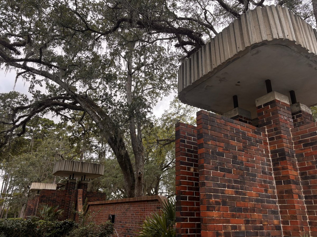 Tallahassee Architecture tweet media