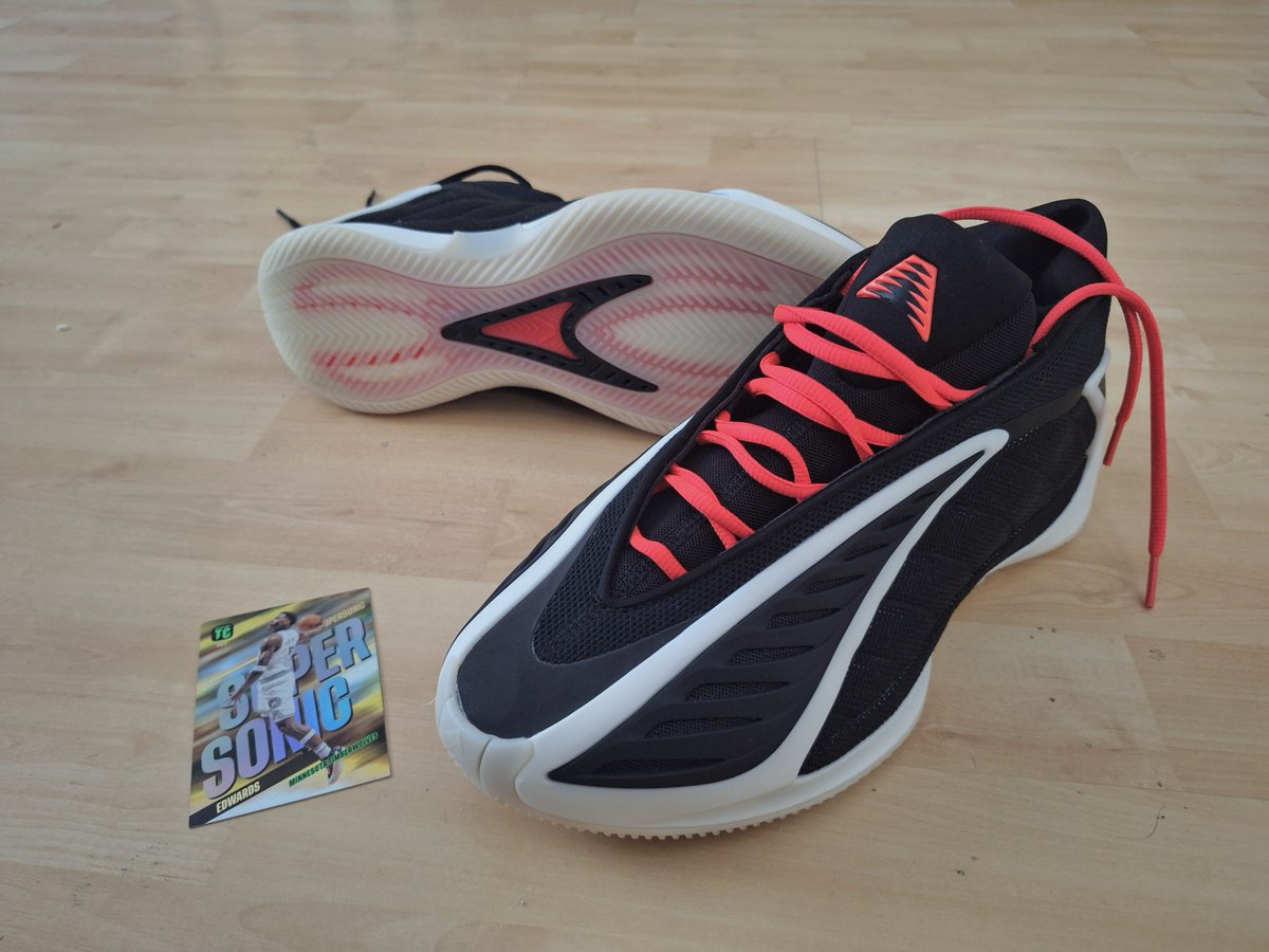 wolfpackWatch's tweet image. My AE 2s just arrived! Loving this colorway — clean, fresh, and ready for the season. Here’s to a great one for all of us! 🔥👟🍂