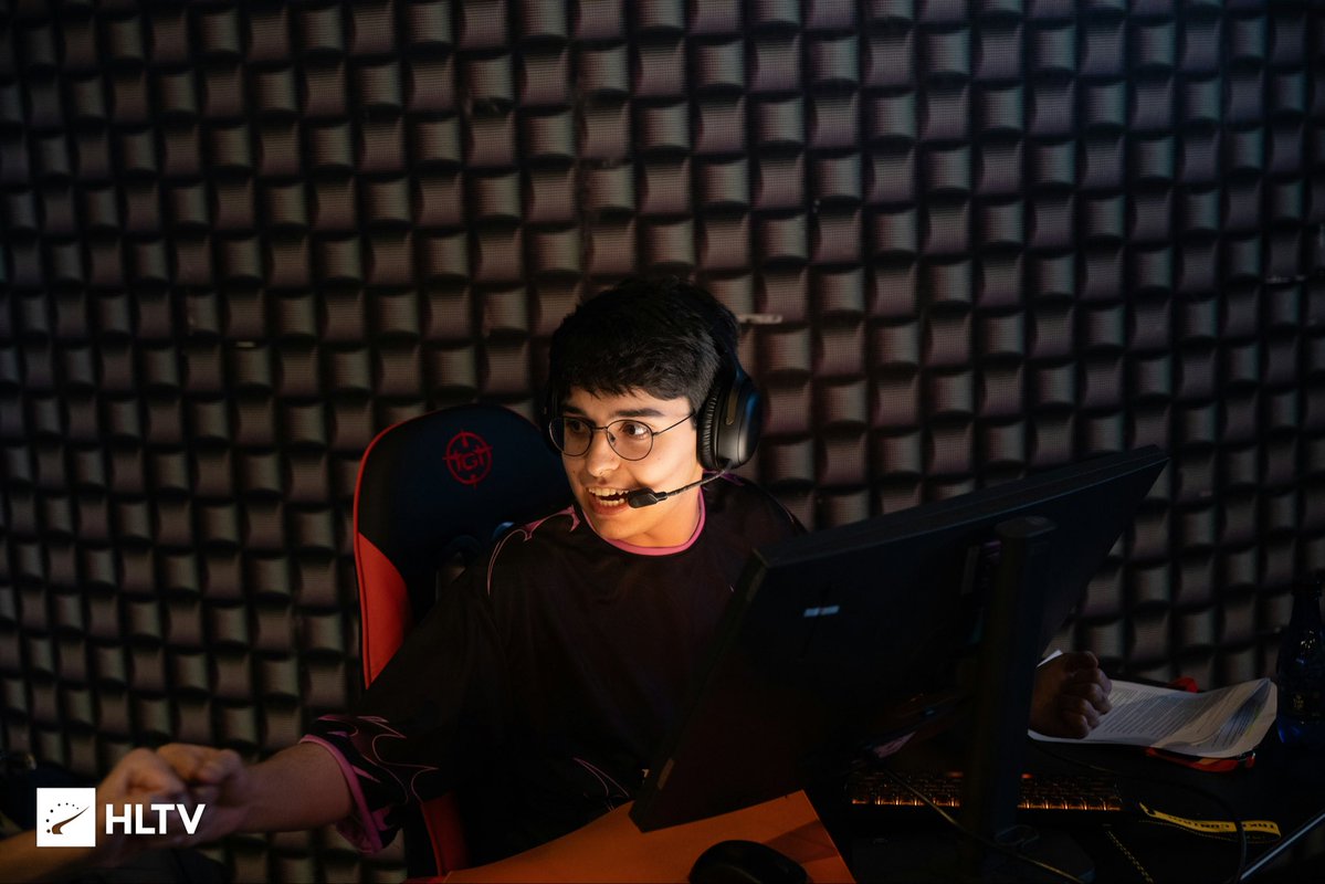 ShindeNgg's tweet image. PASAMOS A PLAYOFFS DE @circuitxusa
Ganamos 2x1 vs Galorys y avanzamos 😈
¡APOSHINDEN!