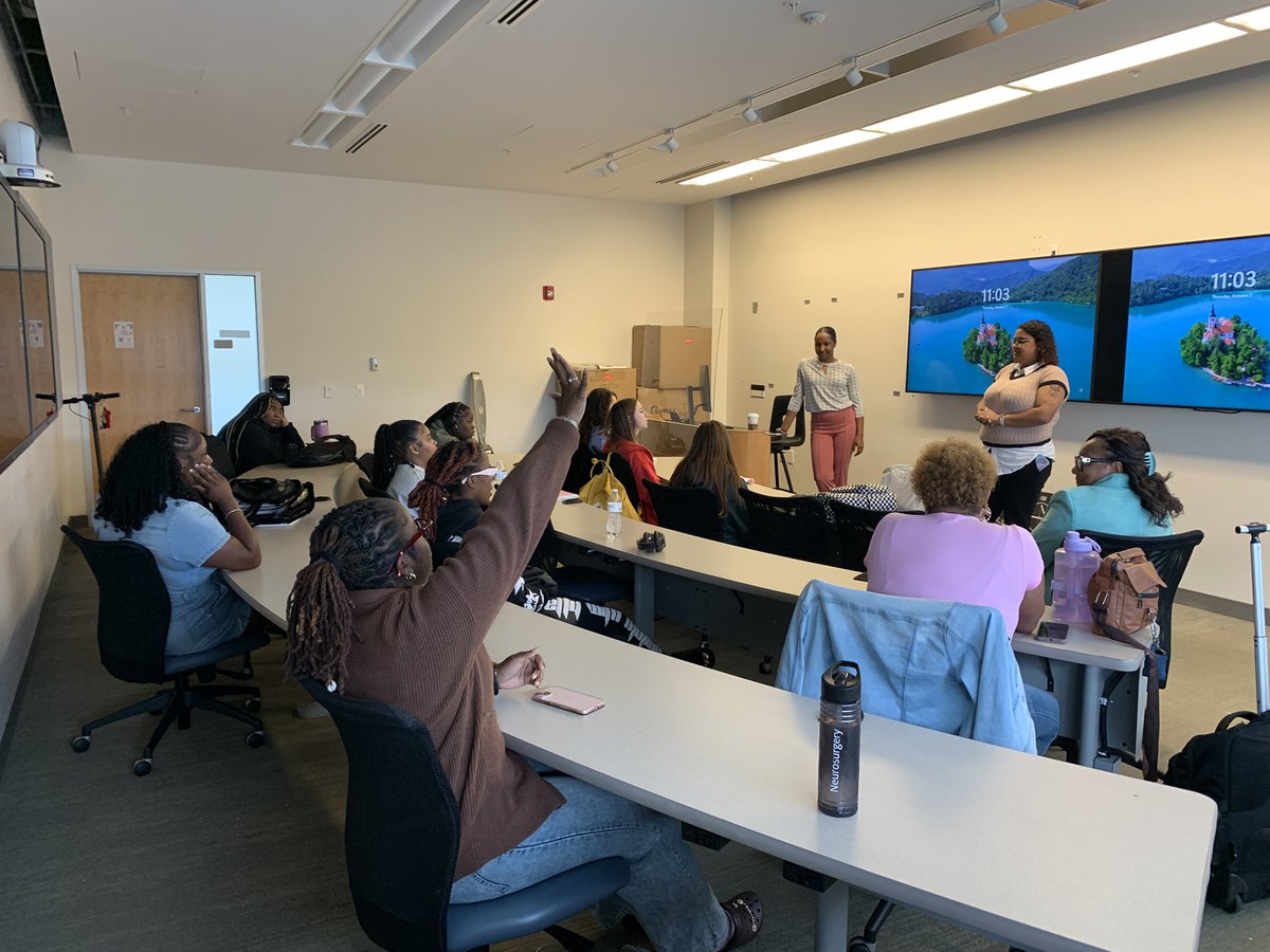 ECSUSocialWork's tweet photo. Today we welcomed Angel Oxendine (‘23) and Dasjahnee Akins (‘23) back to ECSU to share their graduate school &amp; current work experiences w/students. They both obtained MSW degrees from NCCU and are now working toward obtaining their clinical licensure. We are so proud of them!! https://t.co/3YeYyE91ap