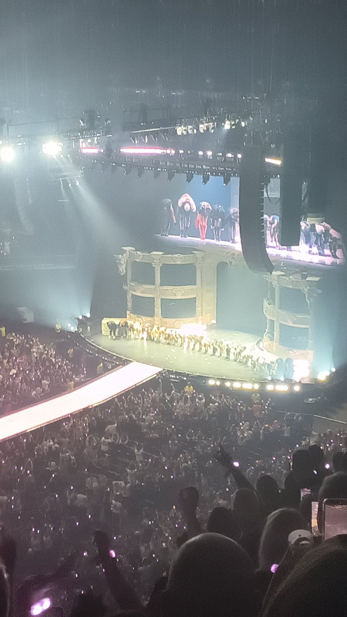 ShroomMonster's tweet photo. I've watched this show through clips etc for months . Tonight was finally my night . Oh my god what a show 😭 and to close with telephone ?! Winning at life 🥰 forever my favourite 

#mayhemball #MayhemBallLondon #ladygaga https://t.co/wxxM0aDToN