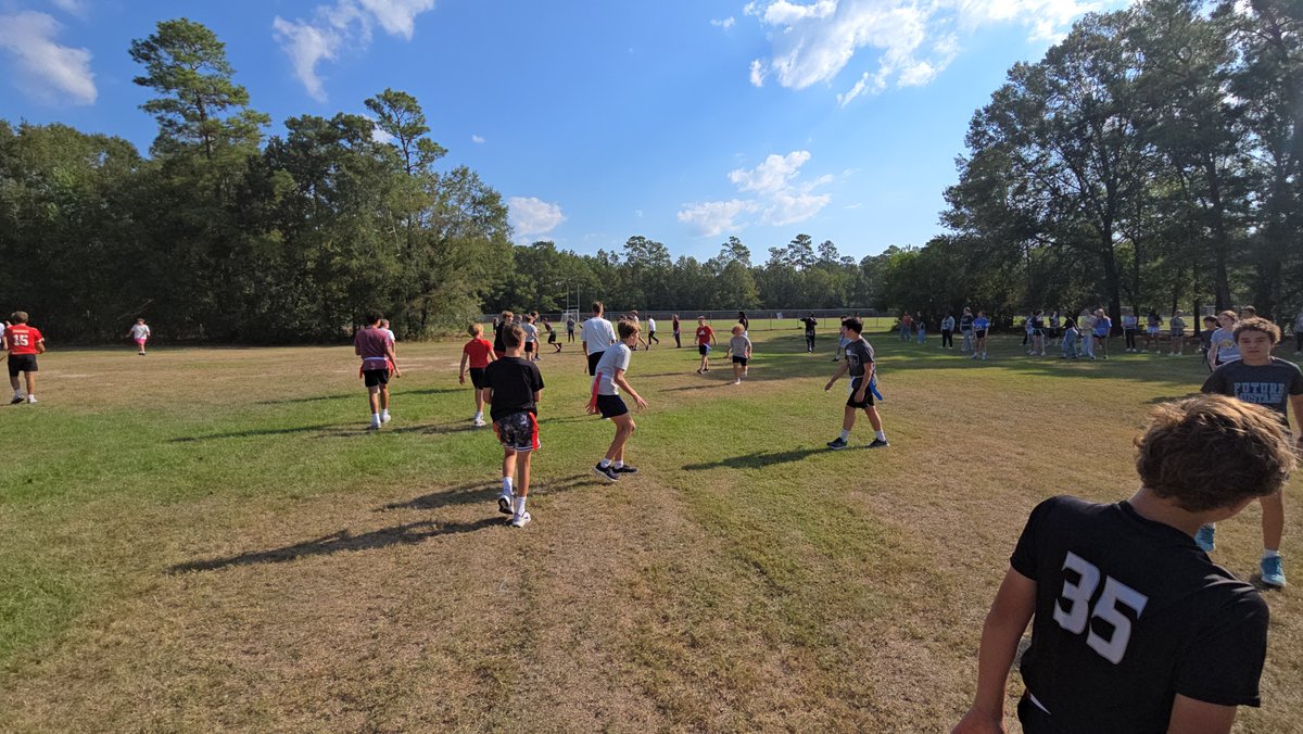 rccline0's tweet image. Our American Revolution culminating event, our reenactment of the war, capture the flag! #DoingSSDaily #makinglearningfun @humble_SocSt HumbleISD_RMS