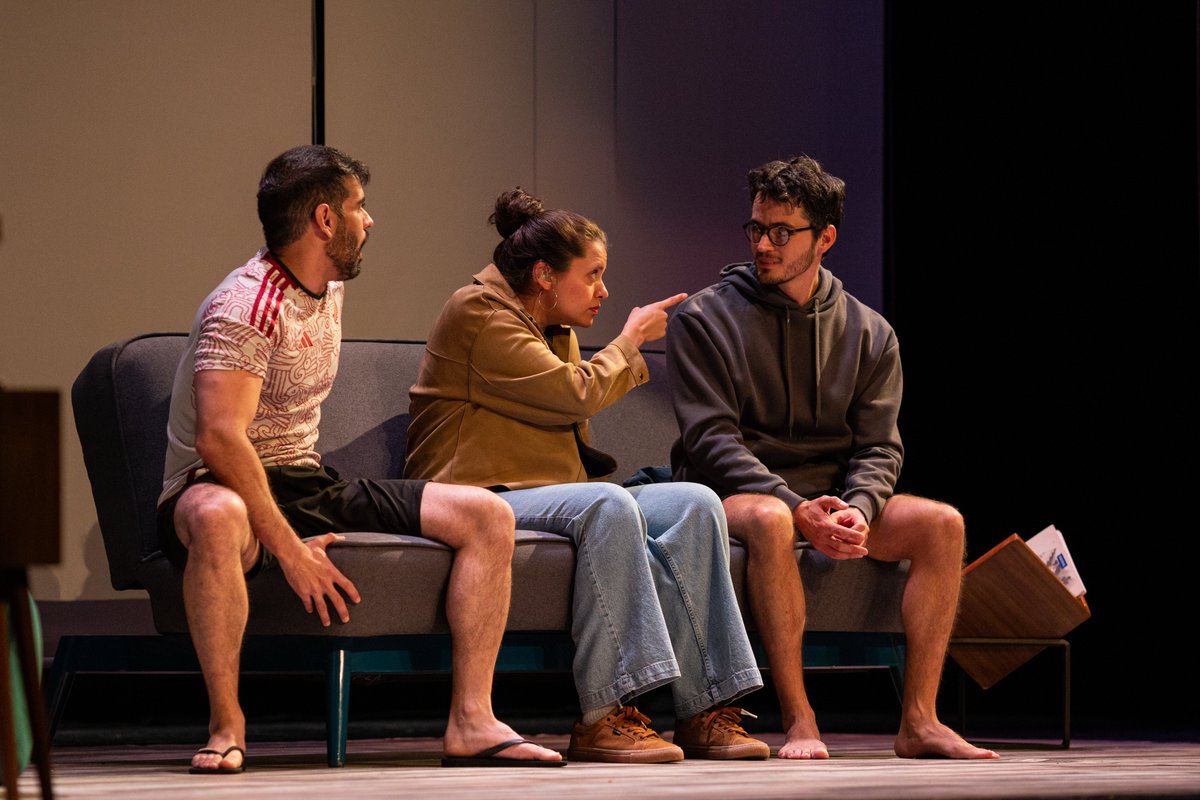 💌🤟 Manual básico de lengua de señas para romper corazones llenó de emoción y amor el #28FIACmx.
Un recordatorio de que el lenguaje del corazón siempre nos conecta. 💙