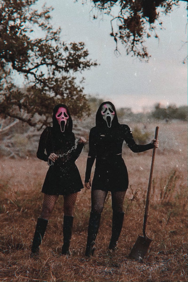 Oi! Wanna see a dead body, mate? 📼✨🖤
 #BeKindAndRewind #TheFinalGirlAndTheStarPhotoshoot #ScreamQueensUK