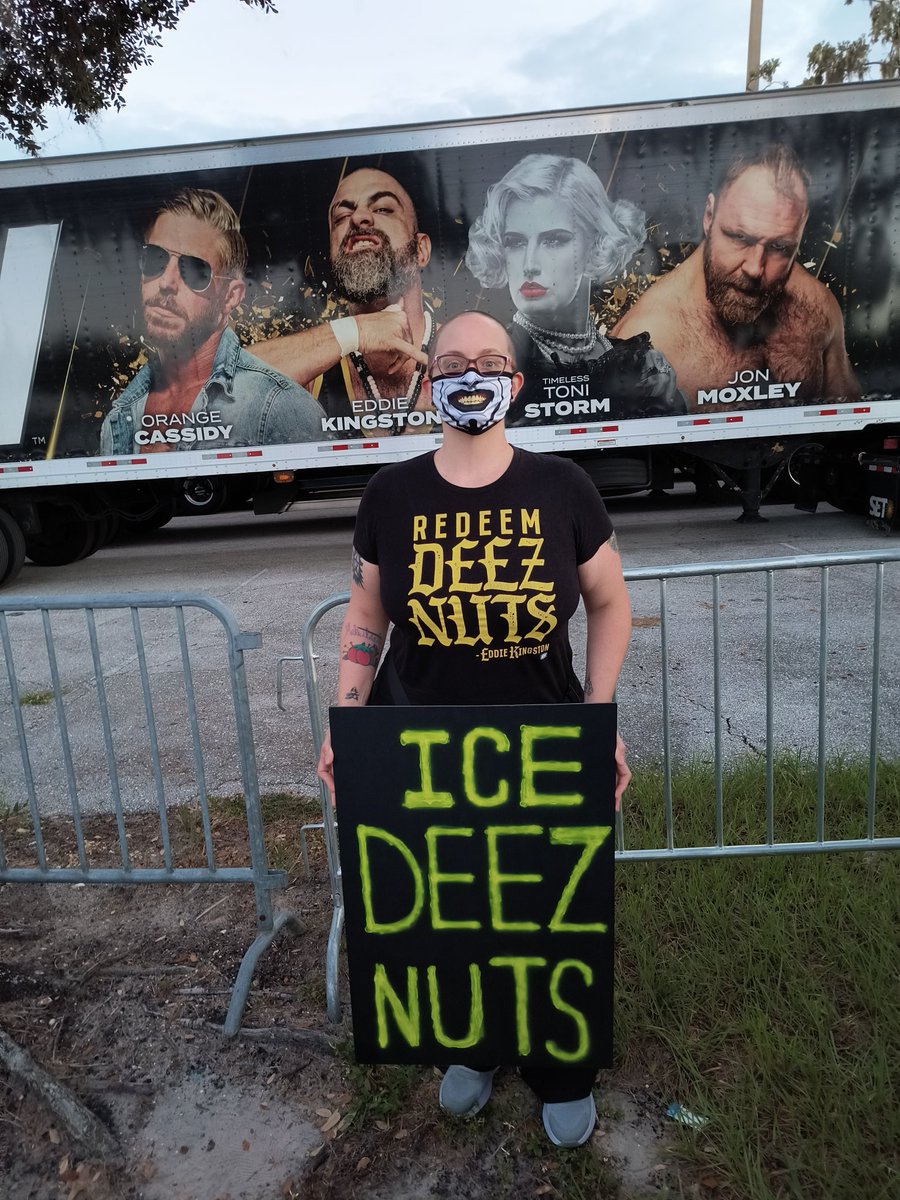 aeonflux40's tweet photo. Are y'all ready for some wrasslin'? 🤣🤣🤣
#AEW #EddieKingston @AEW https://t.co/Y4l7pdPWyN