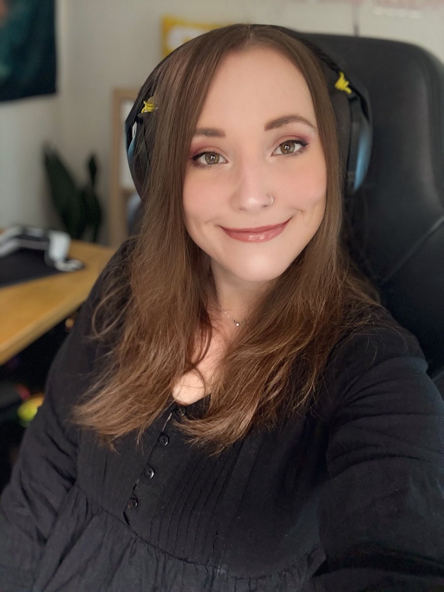 Live!
More Snake Eater Delta whatever the name is today 🙃
Happy Friday!!

💜 Twitch / MopGarden

#snakeater