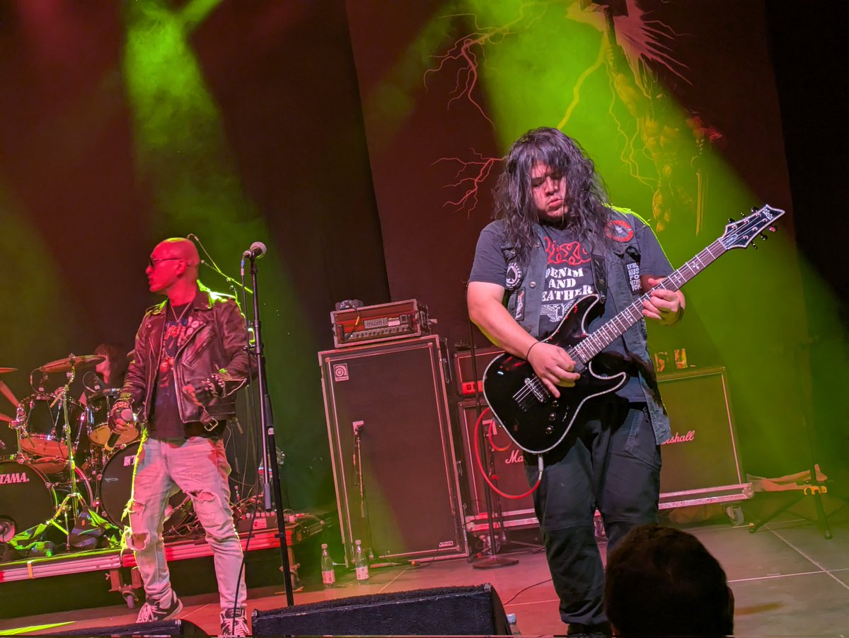 JxExRxO's tweet image. Risingfall、ドイツのメタルフェスKeep it Rising前夜祭のオープニングの重積を見事に務めました。大舞台のプレッシャーを感じさせず、堂々としたパフォーマンスを繰り広げました。彼らは日本の誇りです。