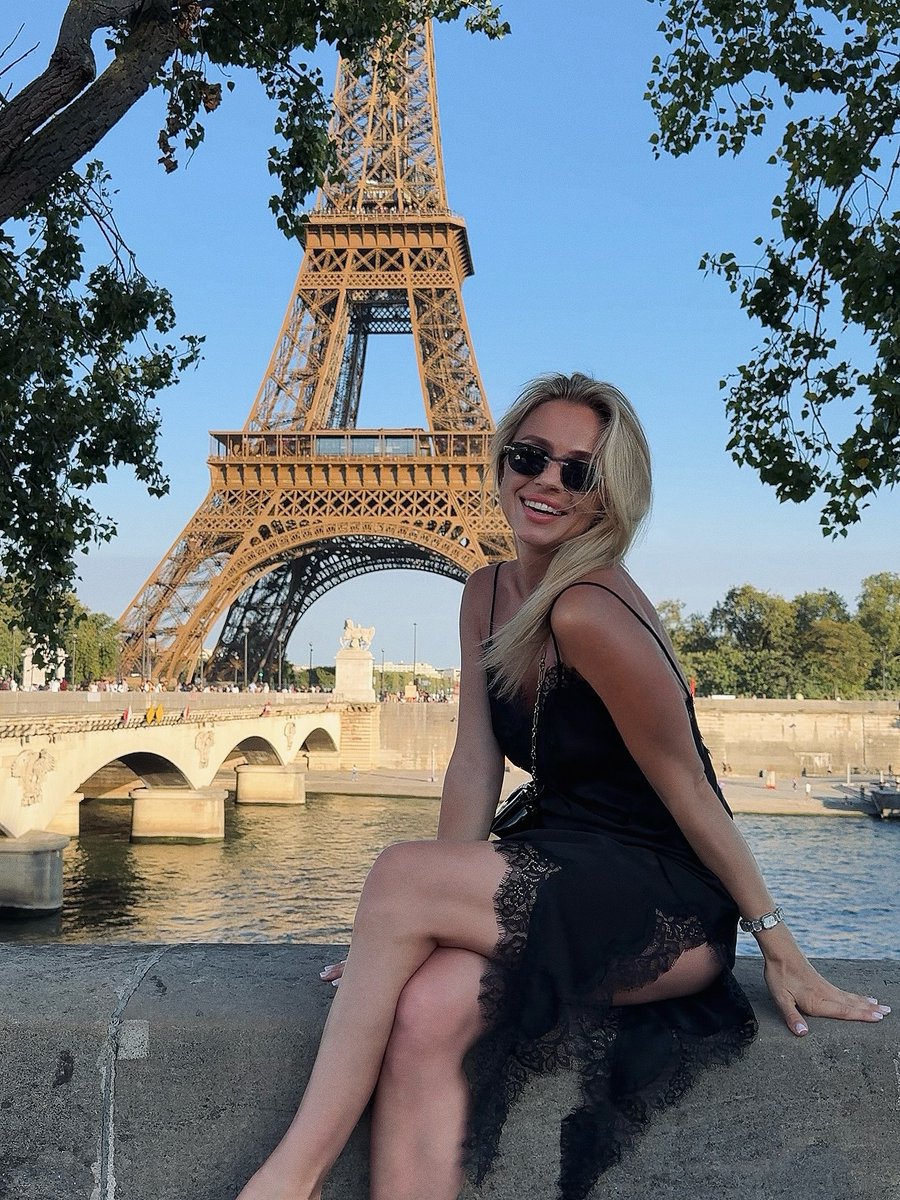 Olly_vhia's tweet image. Living the dream in the city of love! 💖 Capturing moments by the Eiffel Tower, where every angle tells a story. Whether it’s the breathtaking views or the joyful vibes, Paris always has my heart! 🥰
#ParisianDreams #eiffeltower  #TravelDiaries