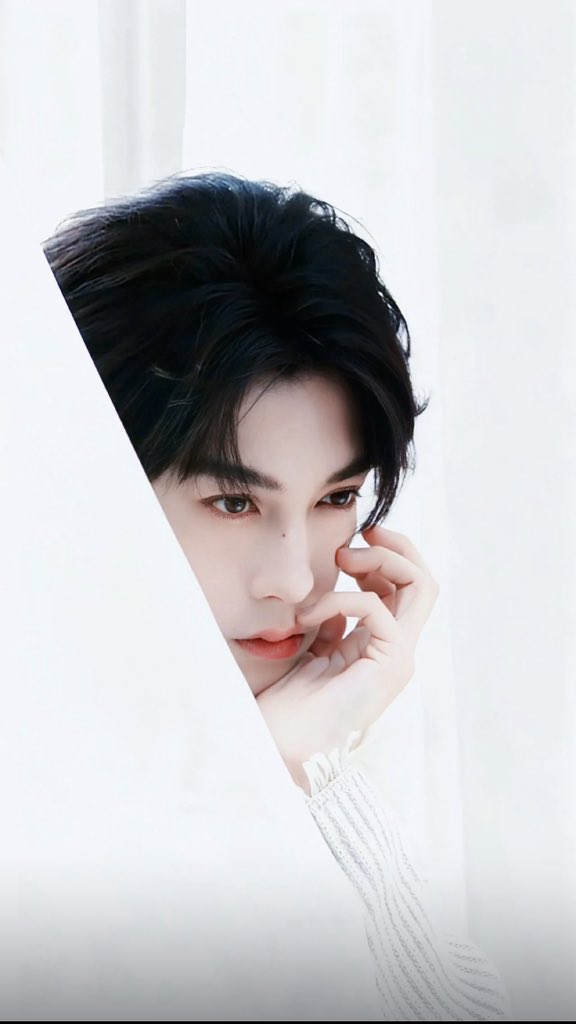 Damn, The gaze that speaks louder than words.😮‍💨😮‍💨🫦 #TianXuning