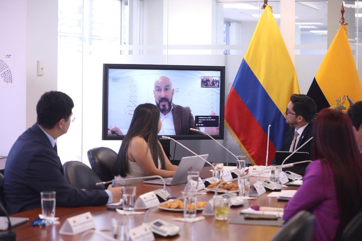 Esta semana he impartido una conferencia en la Asamblea de Ecuador. Grupo Interparlamentario de Amistad entre Ecuador y Colombia