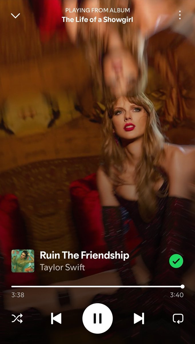 CeleBff's tweet photo. This song means more than ever right now 🥺💔🧡 thanks @taylorswift13 @taylornation13 https://t.co/oT5SCkwgIg