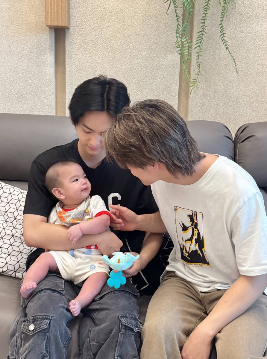 marcpermoment's tweet photo. พี่มาร์คได้เจอเคเดนแล้วว ♡ https://t.co/1dKD9iTgre