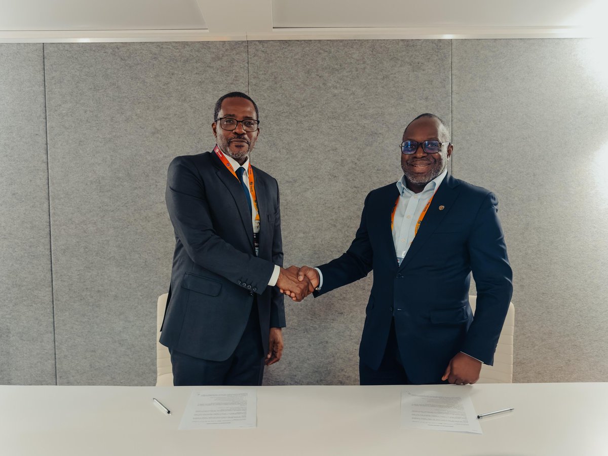 GabrielObiang's tweet photo. Partnership sealed at #AEW25!
Bioko Consulting (🇬🇶) & Poliedro Energy (🇦🇴) unite to strengthen onshore oil exploration experience in Africa.
This MOU is about more than projects — it’s about:
Sharing technology
Building knowledge
Expanding onshore Exploration expertise https://t.co/3RuibwkYuY