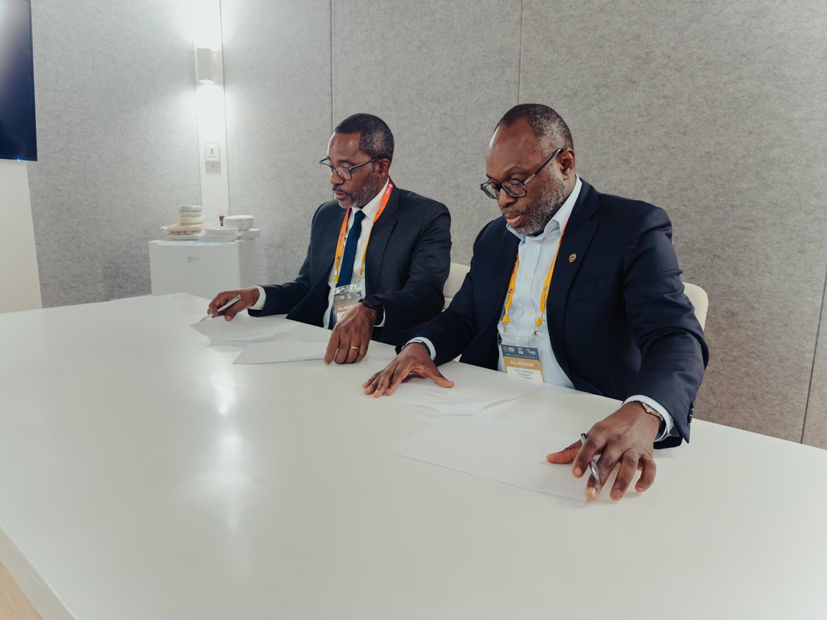 GabrielObiang's tweet photo. Partnership sealed at #AEW25!
Bioko Consulting (🇬🇶) & Poliedro Energy (🇦🇴) unite to strengthen onshore oil exploration experience in Africa.
This MOU is about more than projects — it’s about:
Sharing technology
Building knowledge
Expanding onshore Exploration expertise https://t.co/3RuibwkYuY