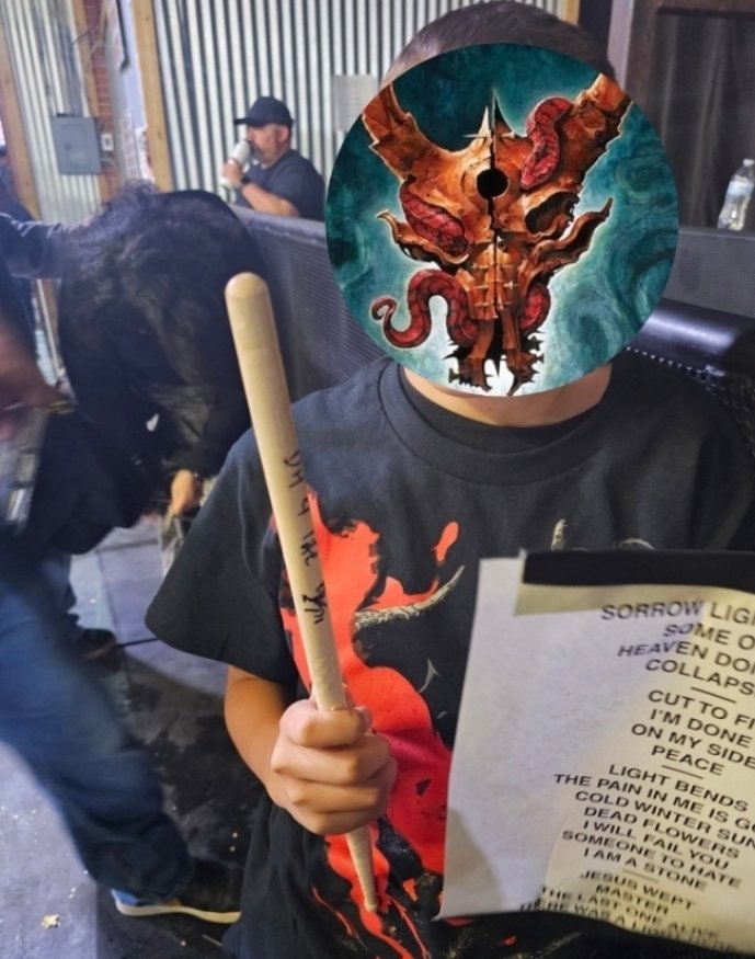 Huge thanks to <a href="/demonhunterband/">Demon Hunter</a> for absolutely crushing it on this tour. 

A massive thanks also goes out to Yogi for being kind enough to sign a drumstick and give it to my 10yr old along with a set list, making his first metal concert more than memorable. 

DH for life!
