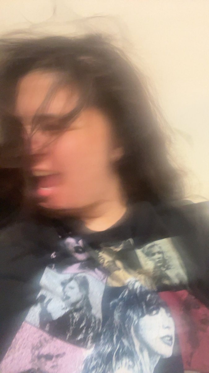 swiftiefevrr's tweet image. WOOD SO GOOD I HAD TO KNOCK TWICE #TSTheLifeOfAShowgirl @taylornation13