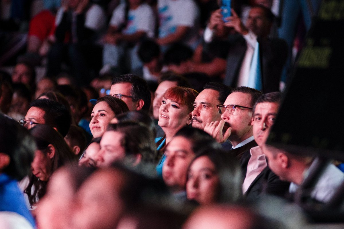AgsMoniBecerra's tweet photo. ✨💪¡Dando resultados a las y los jóvenes!
🫶Amiga @TereJimenezE muchas felicidades por todos los logros. Ahora los jóvenes tienen más oportunidades para crecer y desarrollarse en ambientes sanos.
#MuyBien💙 #3erInforme #TereJiménez https://t.co/9zXtNUf7uJ
