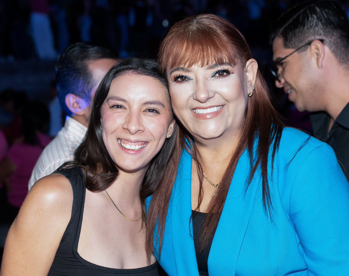 AgsMoniBecerra's tweet photo. ✨💪¡Dando resultados a las y los jóvenes!
🫶Amiga @TereJimenezE muchas felicidades por todos los logros. Ahora los jóvenes tienen más oportunidades para crecer y desarrollarse en ambientes sanos.
#MuyBien💙 #3erInforme #TereJiménez https://t.co/9zXtNUf7uJ