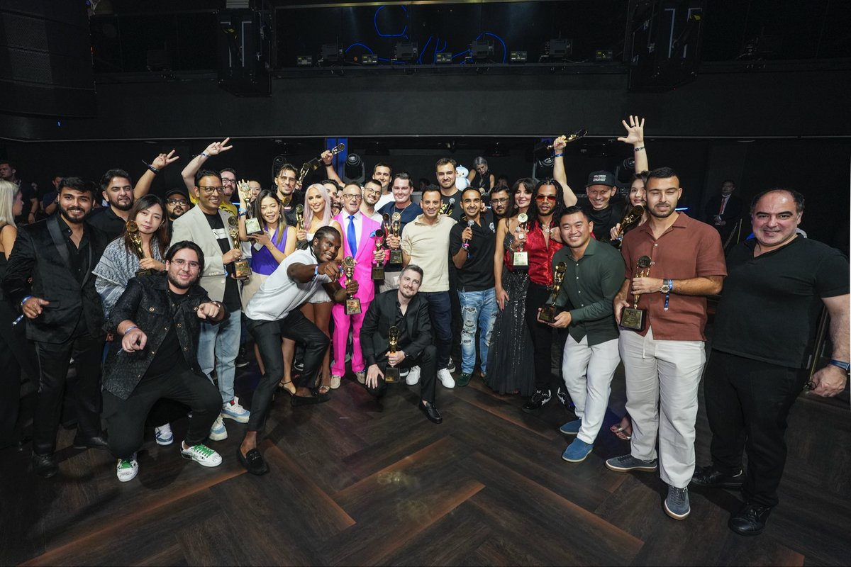 _thebestevent's tweet photo. The Best Event at Marquee Singapore was EPIC!🔥

Drop a 💯 if you were there!👇 https://t.co/vLAn859QxH