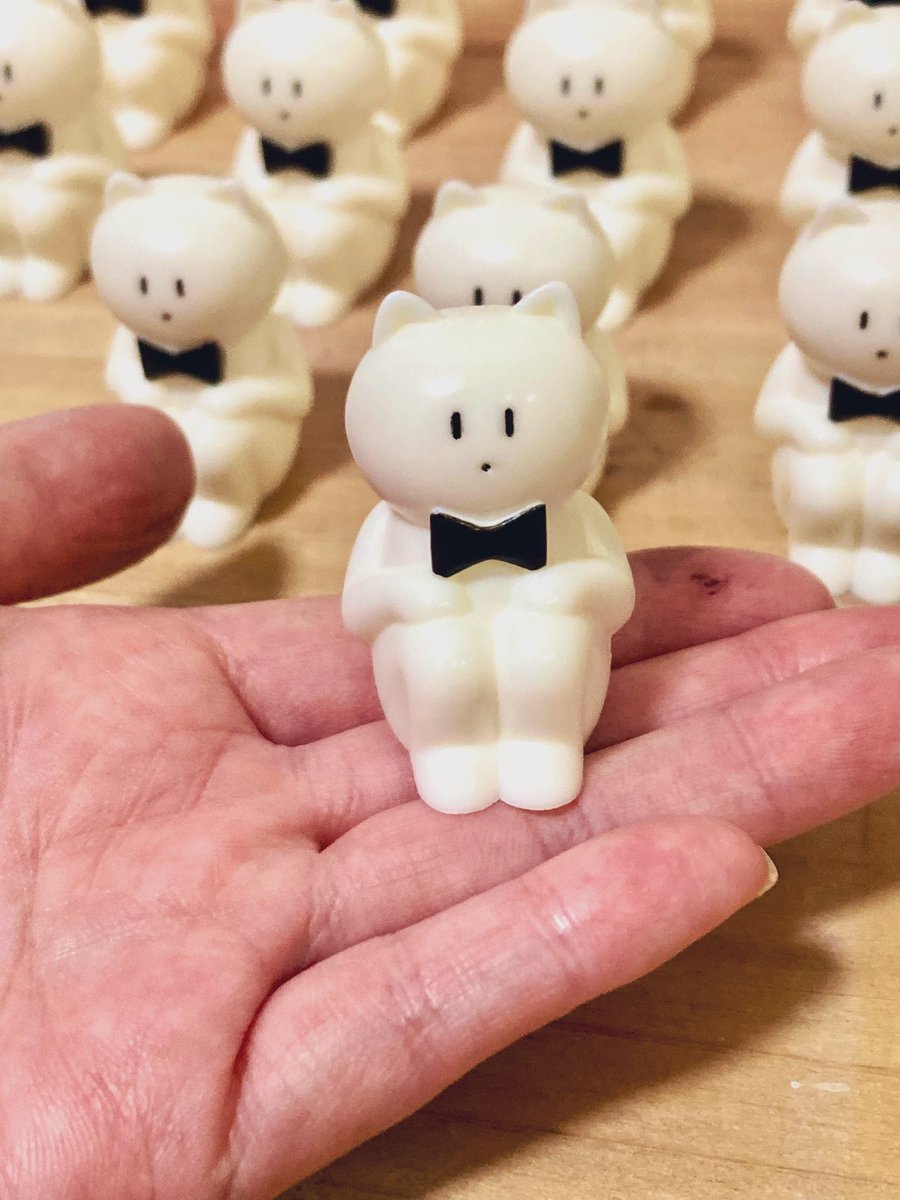 宵酔倶楽部in台灣
モバイルクリーナーやトートバッグのイラストでお世話になっているTETETETAINMENTさん( <a href="/TENAGA25/">TETETETAINMENT</a> )の｢しろたま｣さんも少量ですが一緒に連れて行かせて頂きます!!😊🐱🙌✨よろしくお願い致します🙇‍♂️($700)