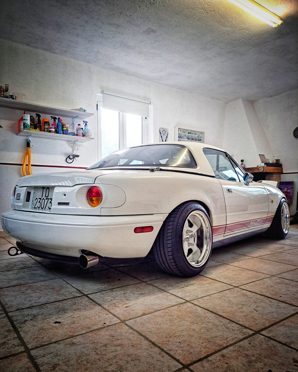 InCarNation_jp's tweet photo. Hardtoppizzata e tirata a lucido per la @theitaliansuperbattle 2025 🏁
Ci vediamo Sabato 4 e Domenica 5 a Magione sull'area expo insieme ai ragazzi di @hardcoretokyosoutheurope 🇯🇵

Ne vedrete delle belle 😈

#InCarNation #MSB2025 #Miata #KeiichiTsuchiya #MagioneSuperbattle #Mazda https://t.co/y0D4vVephl