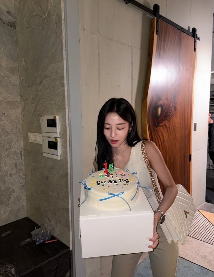 kmiwnah's tweet photo. kmiwnah update chara ✨

minah320_97 instagram update 
지금 '네이버TV'와 '치지직'에서 #막장악녀 🔨 https://t.co/g117MJHWHY