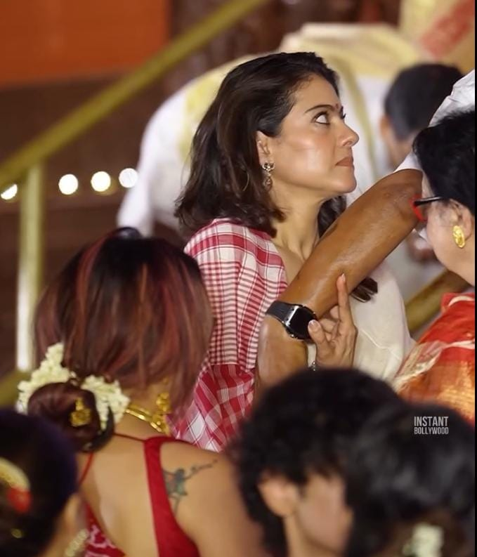 aksinghal78's tweet photo. Even Kajol wasn’t safe at Mumbai’s Durga Pandal — a man shamelessly touched her in the crowd.
Women’s safety has become a joke, even in front of Maa Durga’s idol.
Shame on a society where “Beti Bachao” stays a slogan, not reality.

#Kajol #Womensafety #Shame #StopHarassment https://t.co/e8hZBbgyza