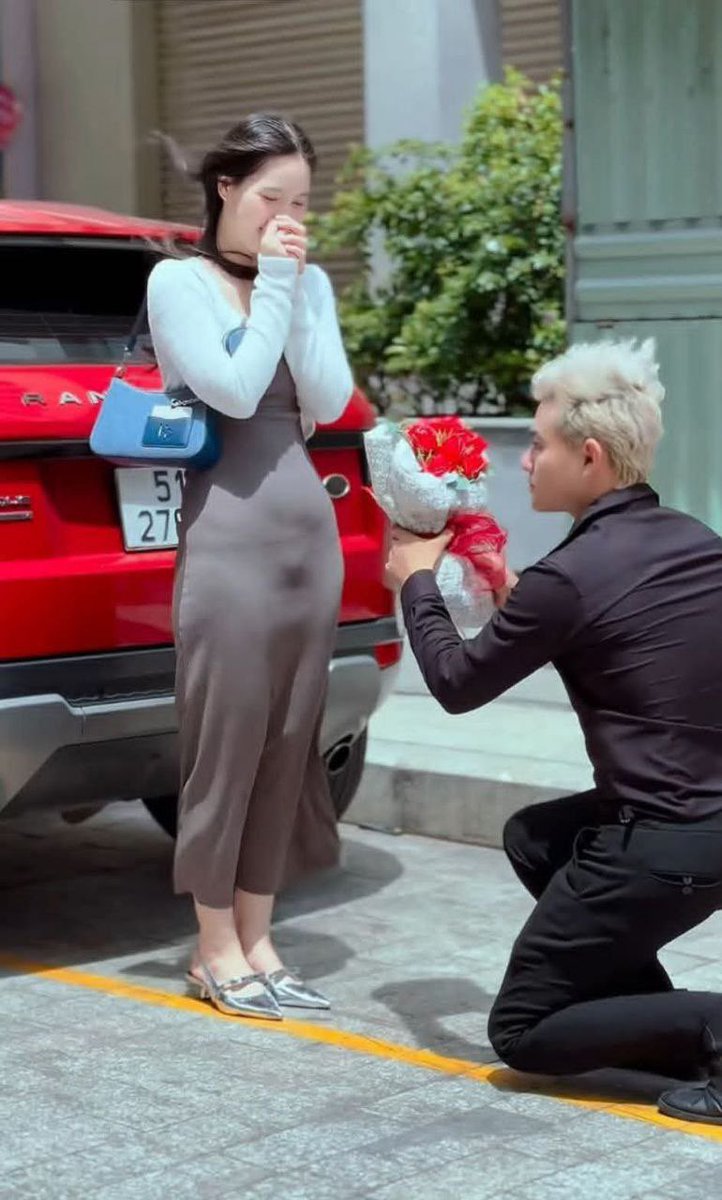 总感觉有点怪怪的…..