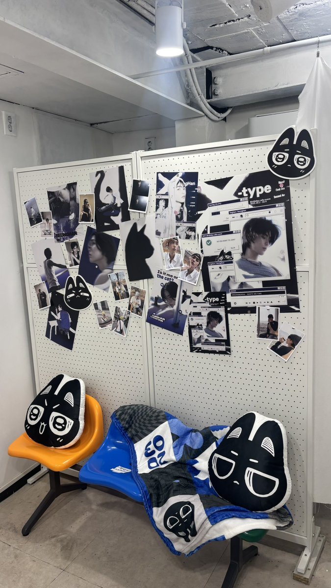 xnghan_mate's tweet photo. 📍오디너리 아카이브
승한이 생일 카페 !! ♥ 
사람은 생각보다 없었구 너무 예쁘게 잘 꾸며져이써요..ㅎㅎ 급하게 나오느라 승한이 포카랑 깜하니라도 안 데리고 온게 한,,

 #X_언제나_MyType
#꽃필때_만난_승한아_생일축하해
#HAPPY_XNGHAN_DAY https://t.co/pg3Gkss9H1