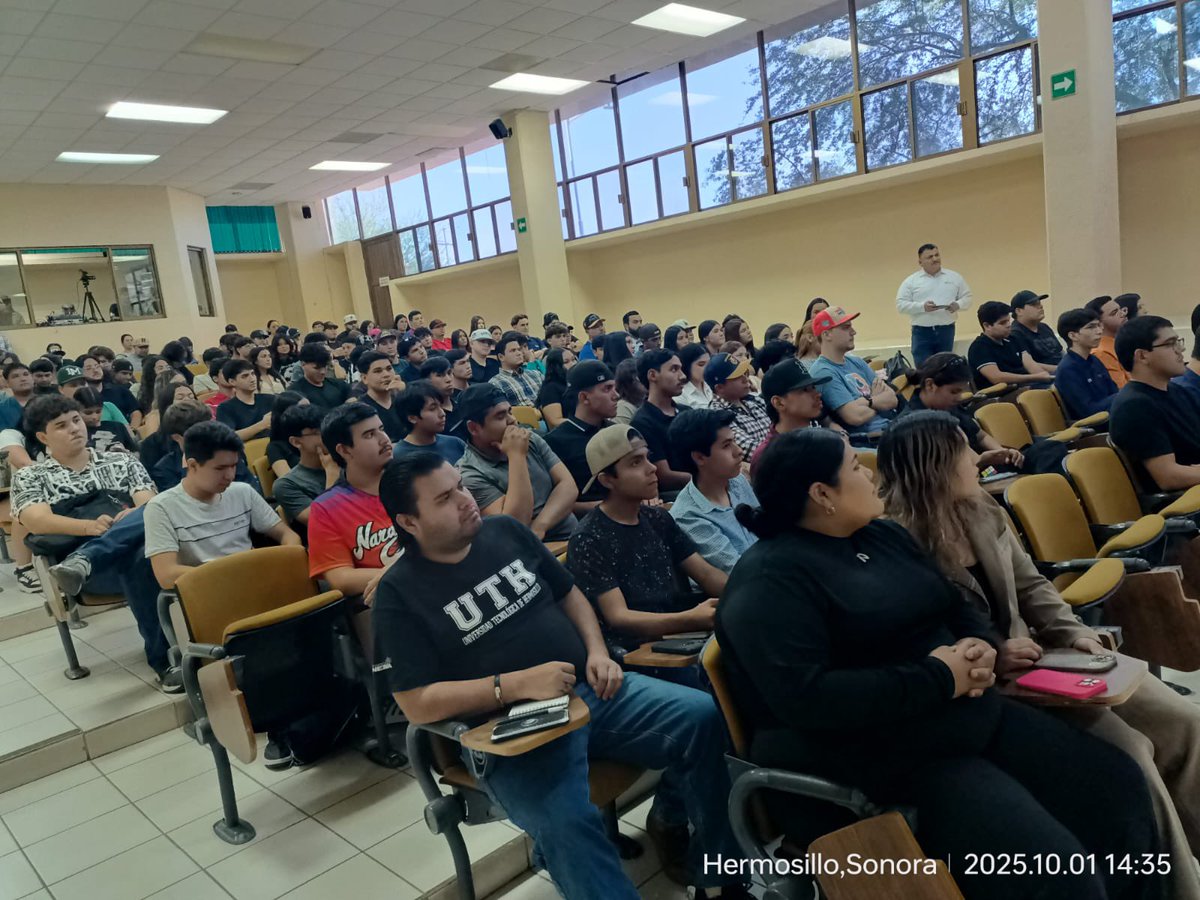 Presenté en el Seminario Minería y Metalurgia 2025, Sonora es clave del Plan Sonora en la transición energética e impulsar una minería sustentable.
El evento reúne especialistas, autoridades y asociaciones del sector minero, fortaleciendo la formación de estudiantes de la UTH.